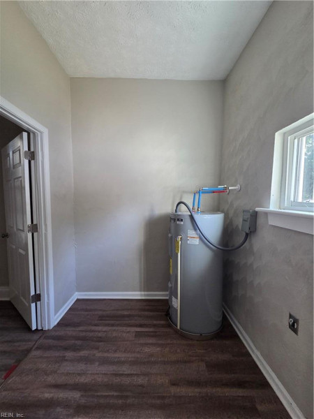 Photo 17 of 38 residential for sale in Newport News virginia