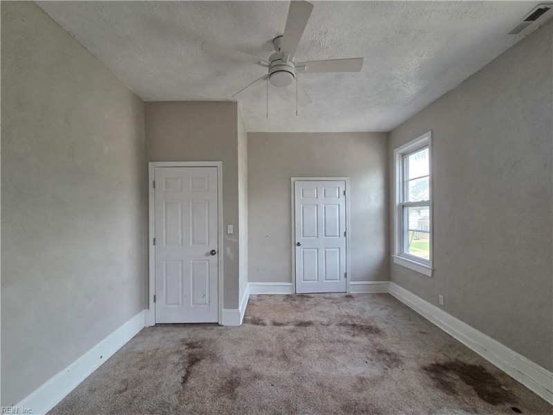 Photo 33 of 38 residential for sale in Newport News virginia