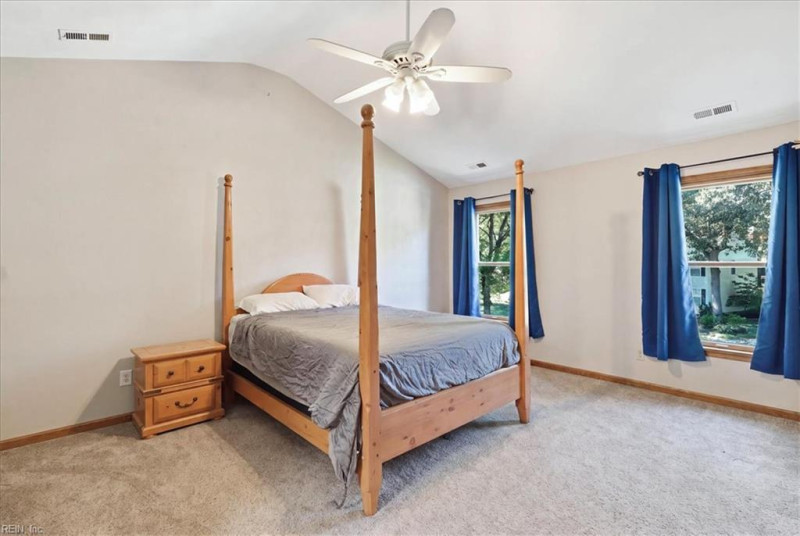 Photo 14 of 36 residential for sale in Chesapeake virginia