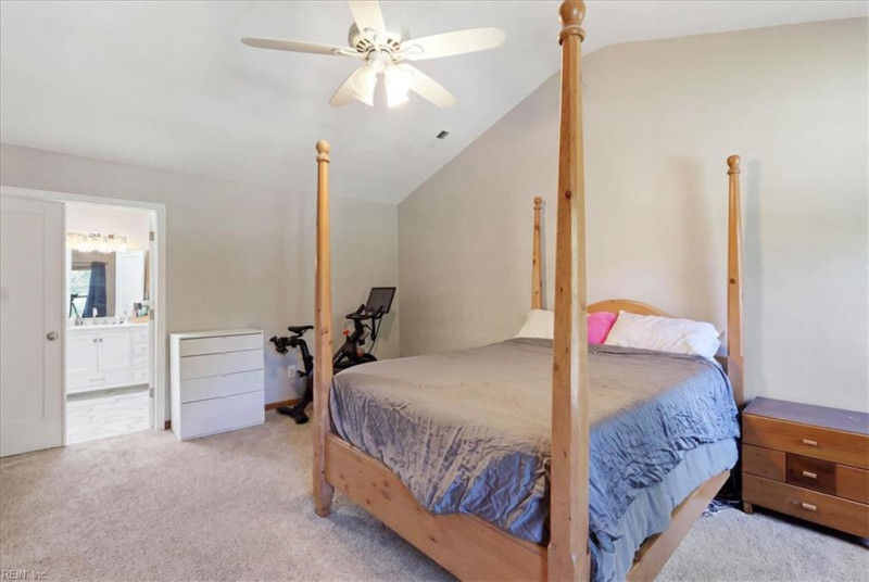 Photo 15 of 36 residential for sale in Chesapeake virginia