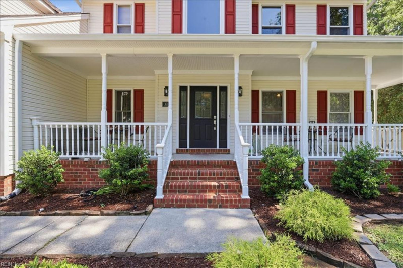 Photo 2 of 36 residential for sale in Chesapeake virginia