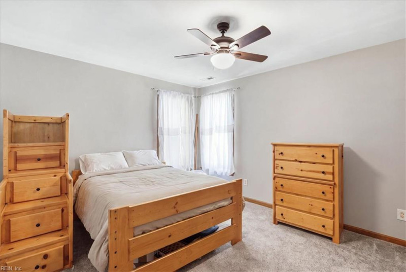 Photo 20 of 36 residential for sale in Chesapeake virginia