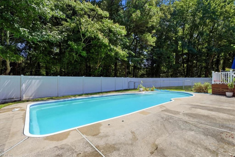 Photo 27 of 36 residential for sale in Chesapeake virginia