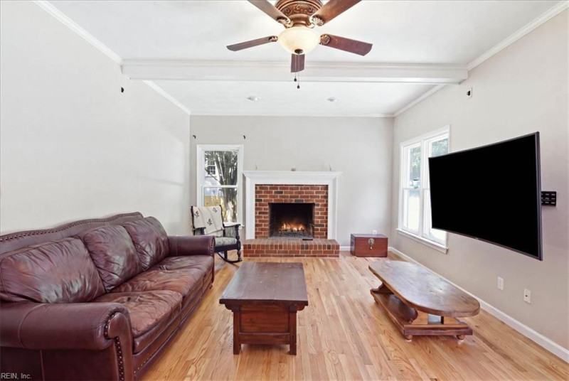 Photo 6 of 36 residential for sale in Chesapeake virginia