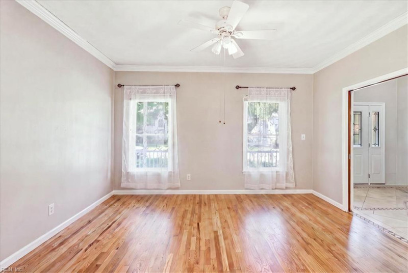 Photo 7 of 36 residential for sale in Chesapeake virginia