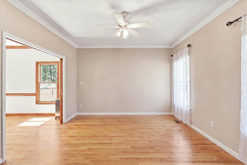 Photo 8 of 36 residential for sale in Chesapeake virginia