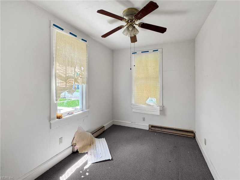 Photo 14 of 29 residential for sale in Hampton virginia