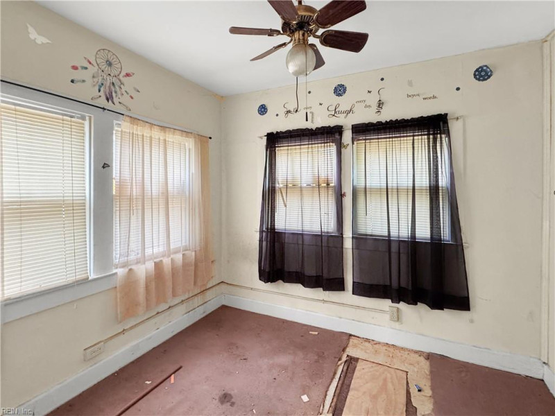 Photo 17 of 29 residential for sale in Hampton virginia
