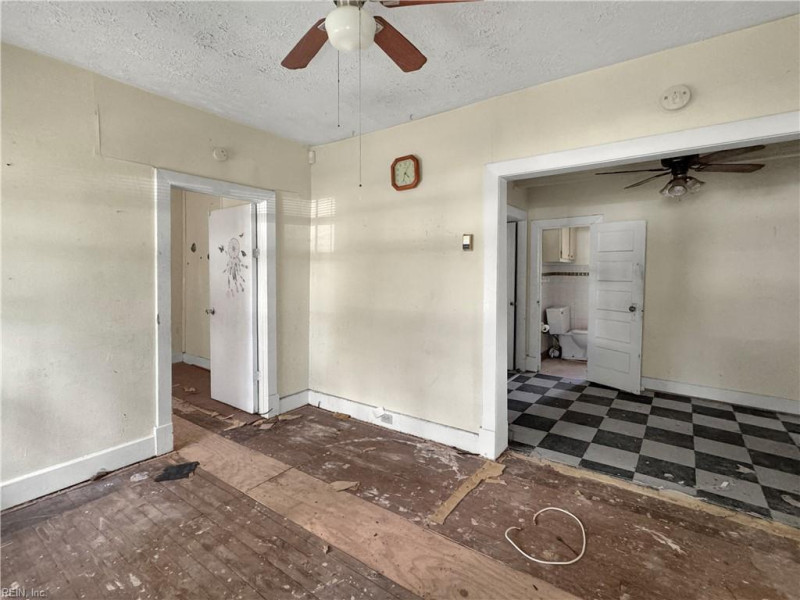 Photo 20 of 29 residential for sale in Hampton virginia