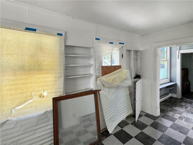 Photo 7 of 29 residential for sale in Hampton virginia