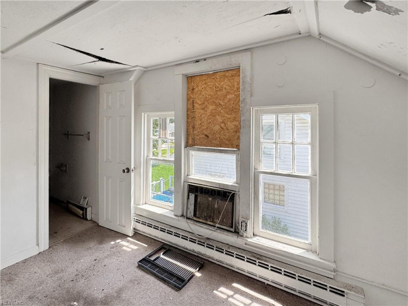 Photo 9 of 29 residential for sale in Hampton virginia