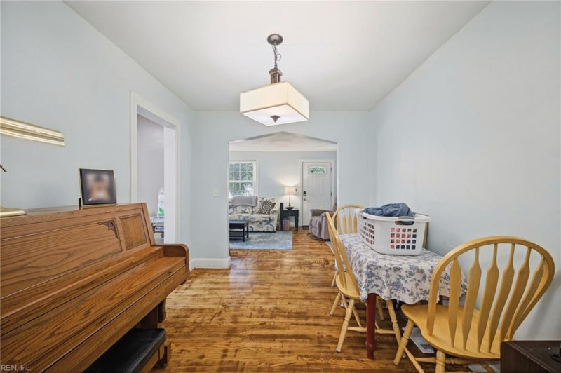 Photo 12 of 46 residential for sale in Chesapeake virginia