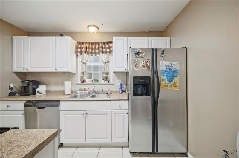 Photo 13 of 46 residential for sale in Chesapeake virginia