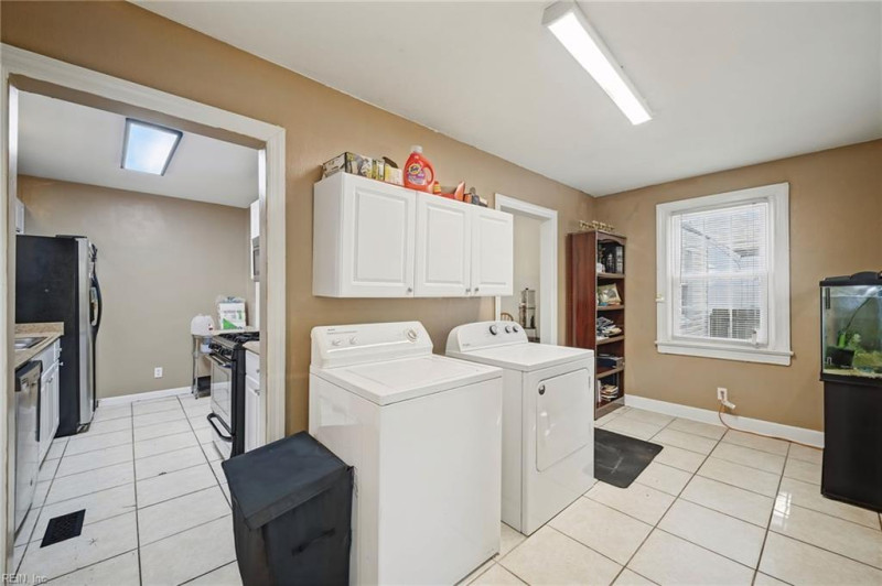 Photo 16 of 46 residential for sale in Chesapeake virginia