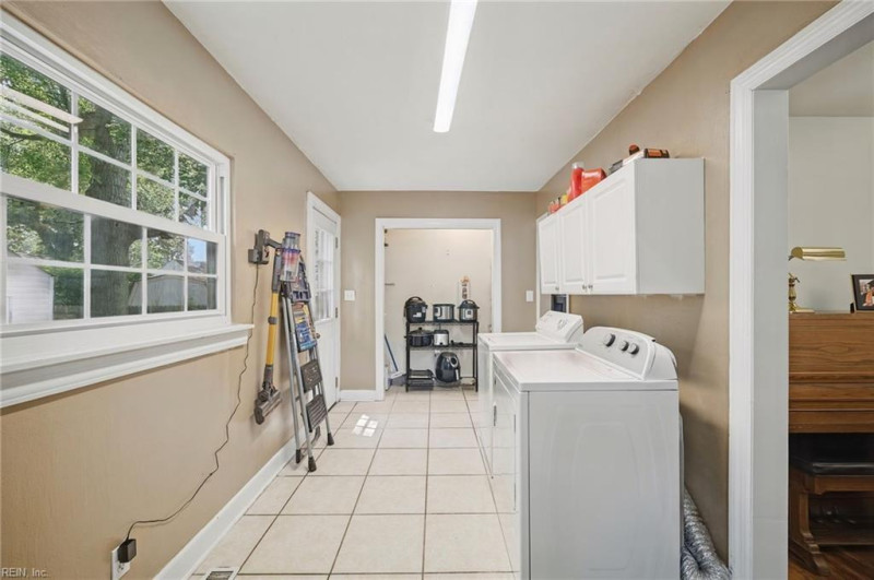 Photo 17 of 46 residential for sale in Chesapeake virginia