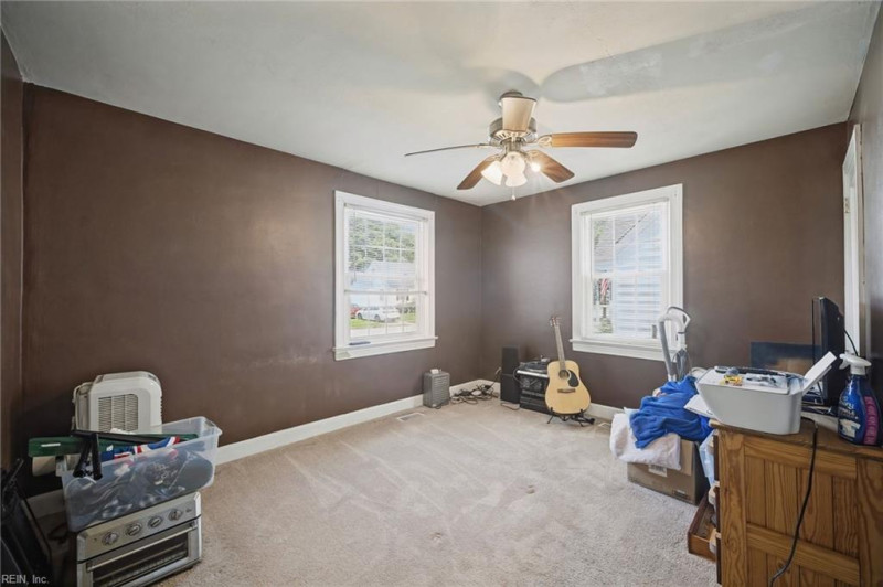 Photo 18 of 46 residential for sale in Chesapeake virginia