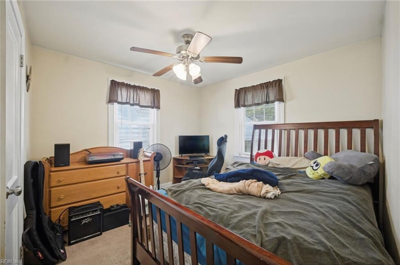 Photo 20 of 46 residential for sale in Chesapeake virginia