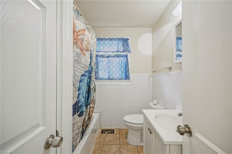 Photo 21 of 46 residential for sale in Chesapeake virginia