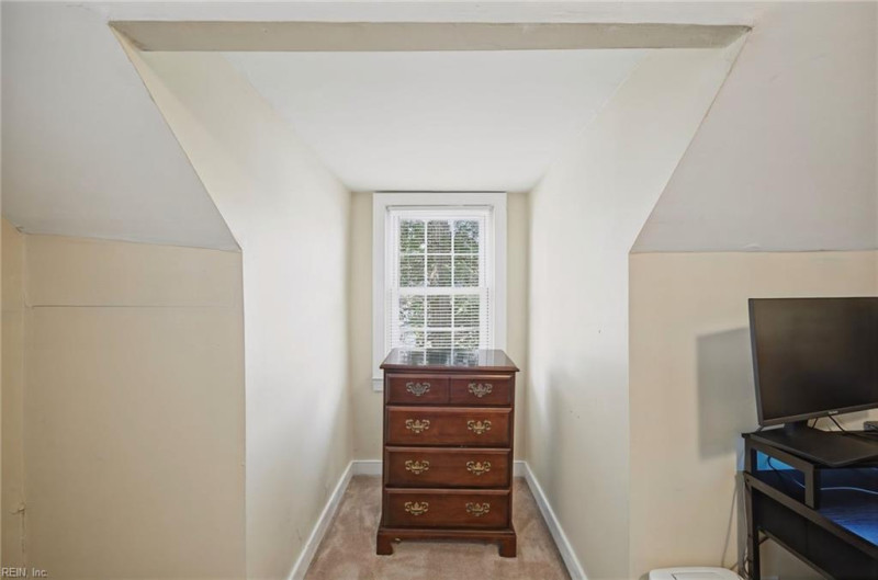 Photo 25 of 46 residential for sale in Chesapeake virginia