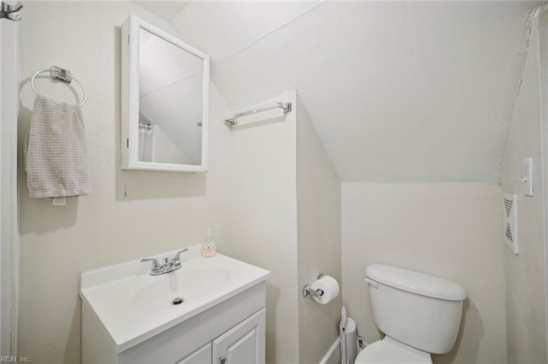 Photo 26 of 46 residential for sale in Chesapeake virginia