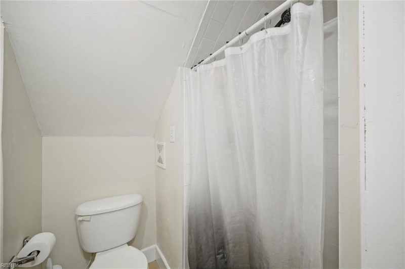 Photo 27 of 46 residential for sale in Chesapeake virginia