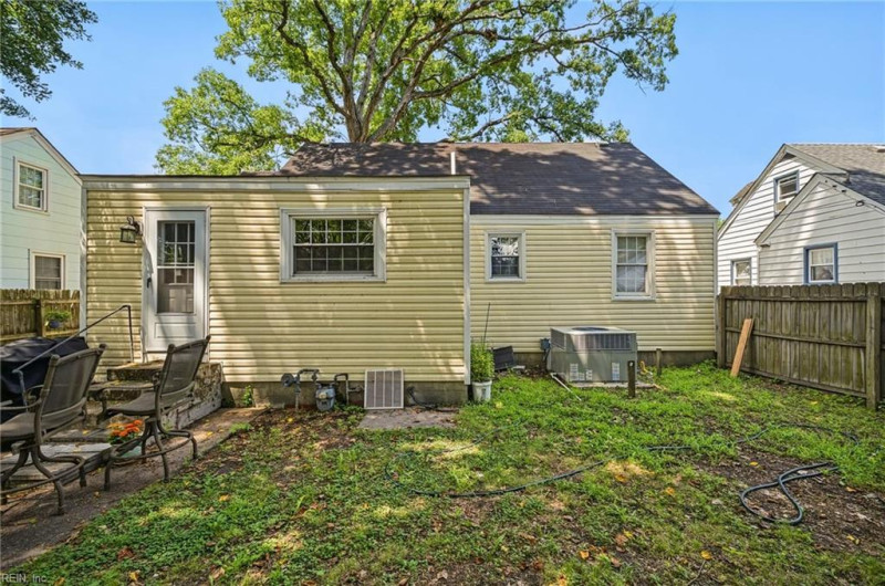 Photo 31 of 46 residential for sale in Chesapeake virginia