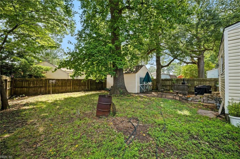 Photo 33 of 46 residential for sale in Chesapeake virginia