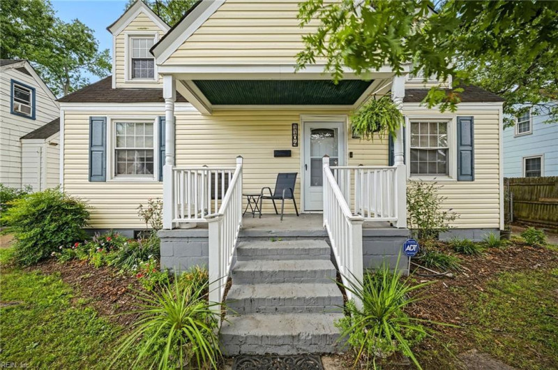 Photo 5 of 46 residential for sale in Chesapeake virginia