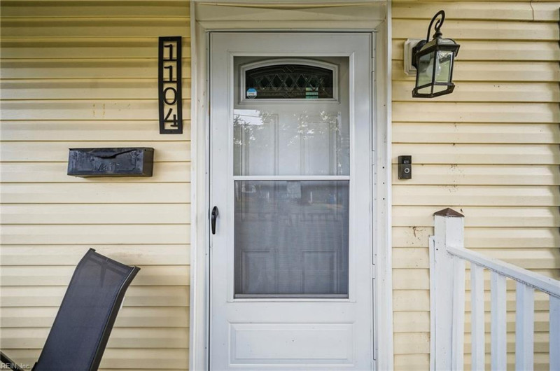 Photo 7 of 46 residential for sale in Chesapeake virginia