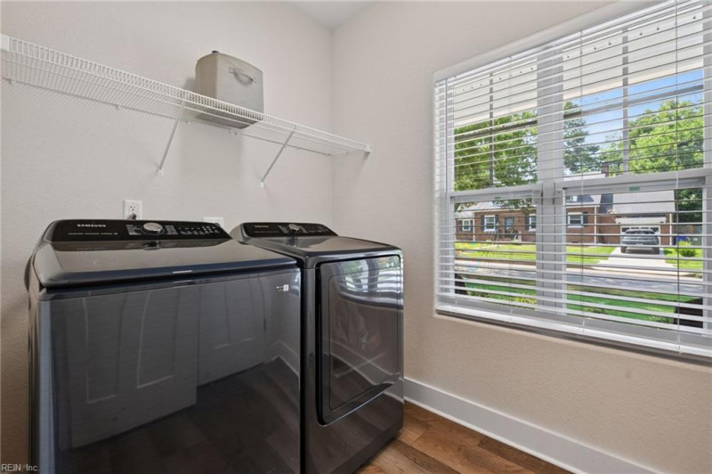 Photo 21 of 46 residential for sale in Norfolk virginia