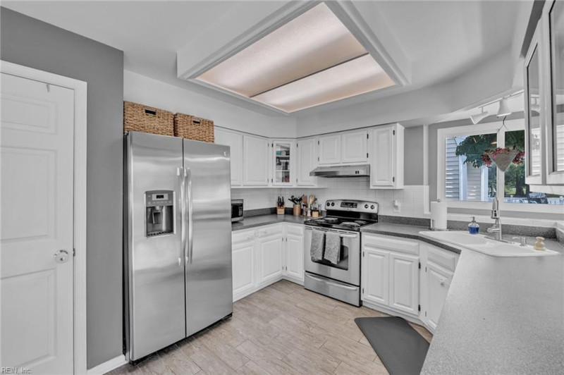 Photo 13 of 44 residential for sale in Chesapeake virginia