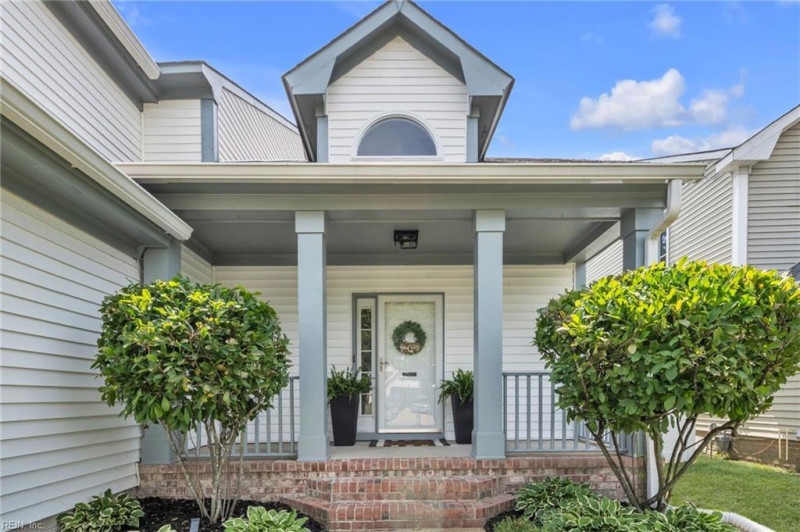 Photo 4 of 44 residential for sale in Chesapeake virginia