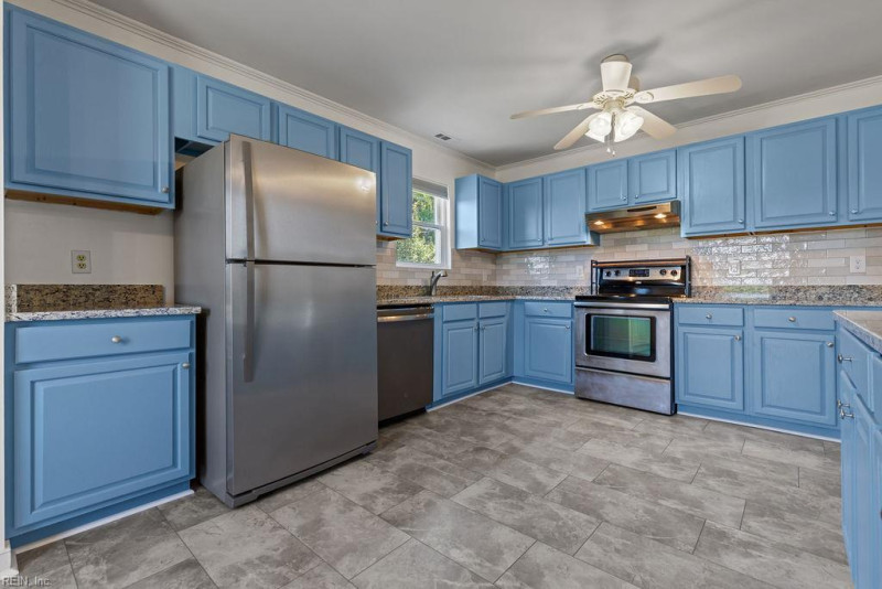 Photo 11 of 45 residential for sale in Suffolk virginia