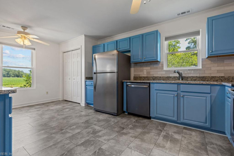 Photo 12 of 45 residential for sale in Suffolk virginia