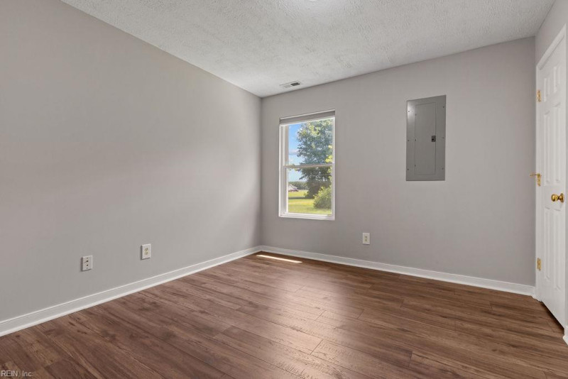 Photo 15 of 45 residential for sale in Suffolk virginia