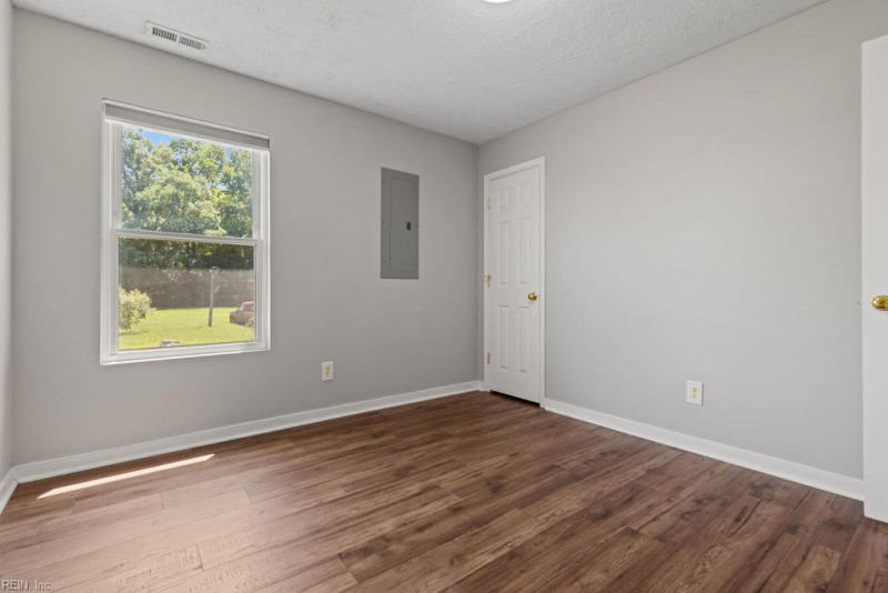 Photo 16 of 45 residential for sale in Suffolk virginia