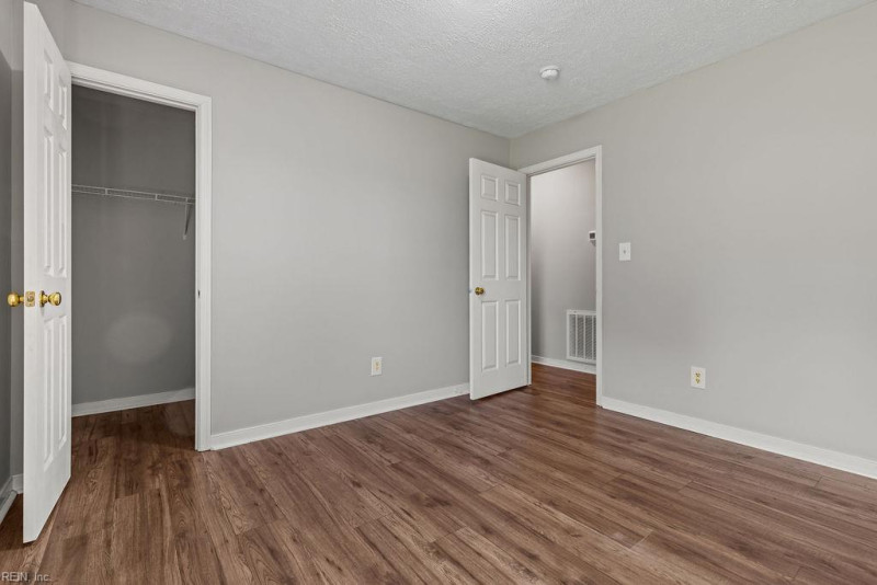 Photo 17 of 45 residential for sale in Suffolk virginia