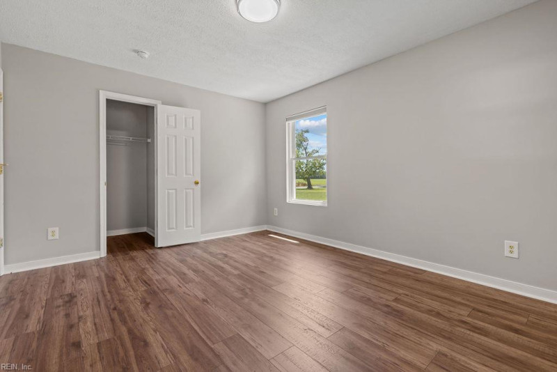Photo 20 of 45 residential for sale in Suffolk virginia