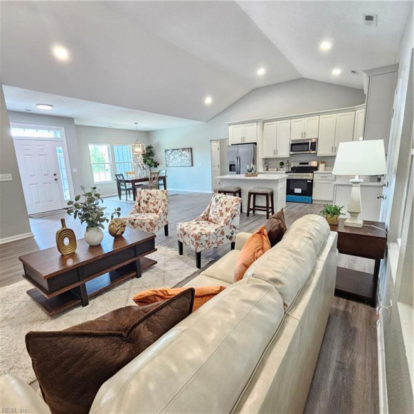 Photo 19 of 34 residential for sale in Suffolk virginia