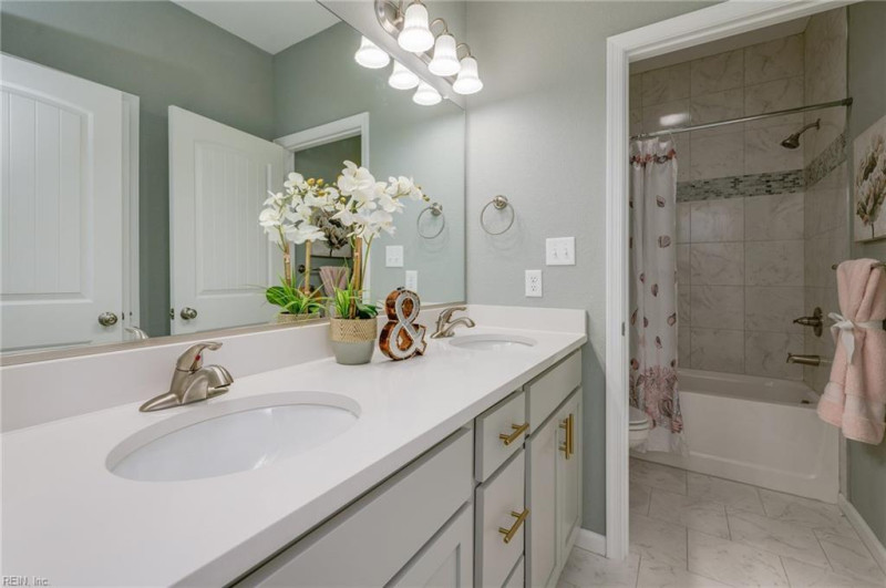 Photo 31 of 34 residential for sale in Suffolk virginia