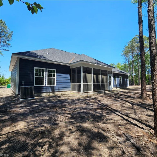 Photo 6 of 34 residential for sale in Suffolk virginia