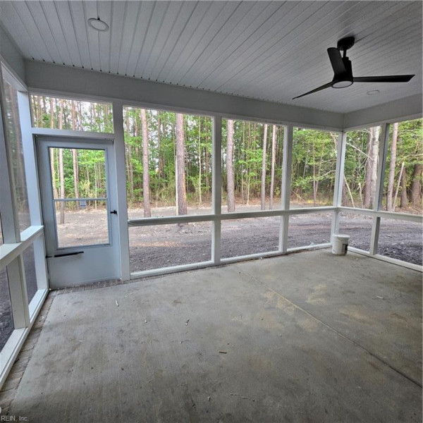 Photo 7 of 34 residential for sale in Suffolk virginia