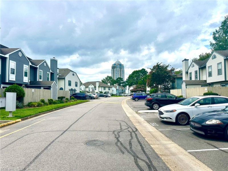 Photo 3 of 27 rental for rent in Virginia Beach virginia