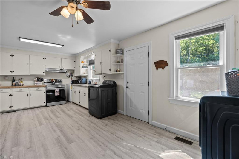 Photo 13 of 40 residential for sale in Isle of Wight County virginia