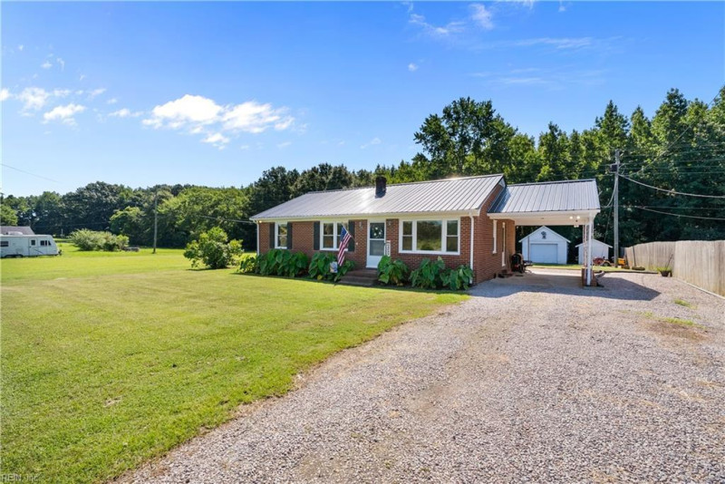 Photo 2 of 40 residential for sale in Isle of Wight County virginia