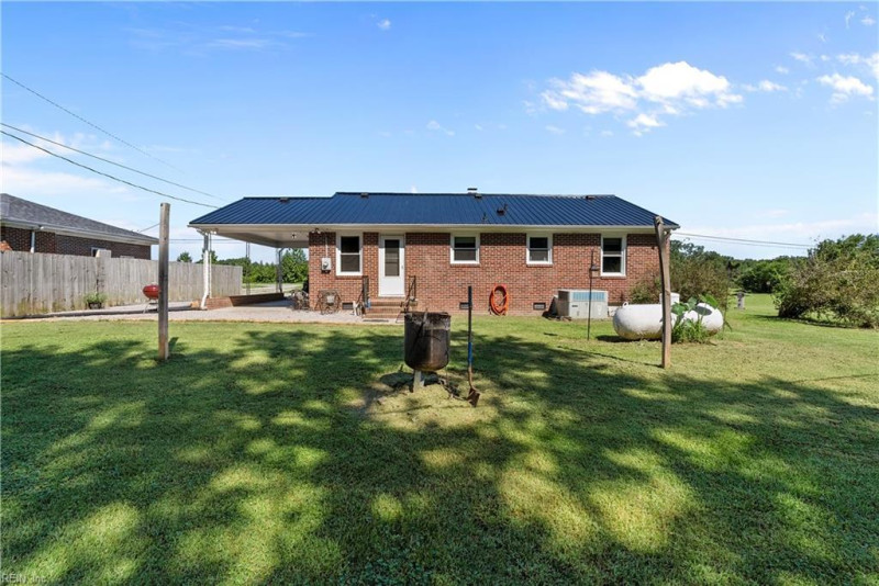 Photo 27 of 40 residential for sale in Isle of Wight County virginia