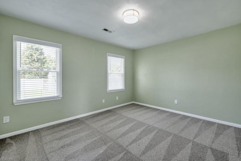 Photo 17 of 32 residential for sale in Chesapeake virginia
