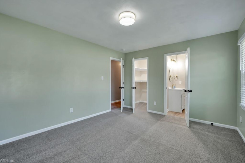 Photo 18 of 32 residential for sale in Chesapeake virginia