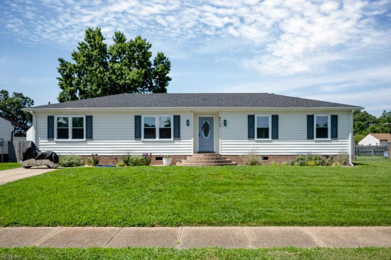 Photo 2 of 32 residential for sale in Chesapeake virginia