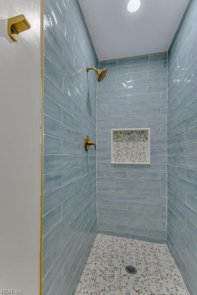 Photo 20 of 32 residential for sale in Chesapeake virginia